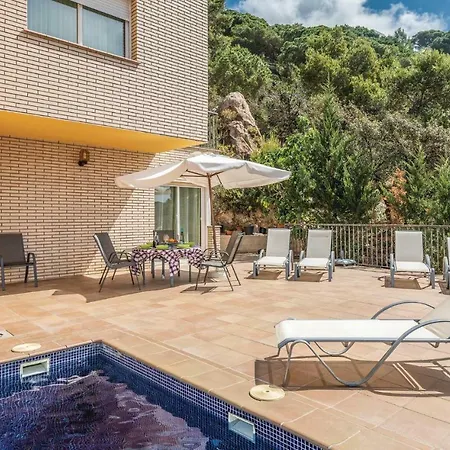Four-bedroom Holiday In Vakantiehuis Lloret de Mar