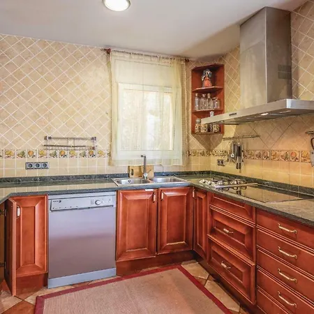 Four-bedroom Holiday In