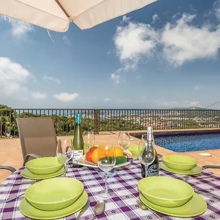 Four Bedroom Holiday In