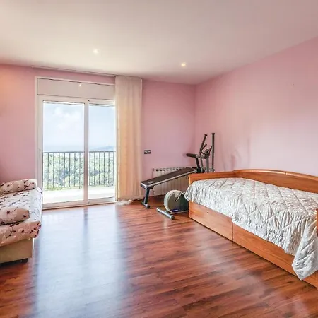 Four Bedroom Holiday In Lloret de Mar