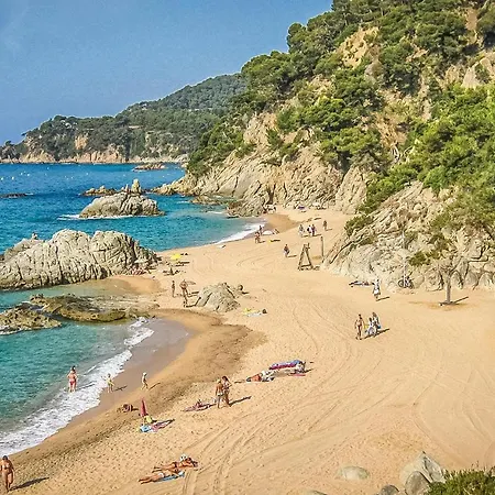 Four Bedroom Holiday In Holiday home Lloret de Mar