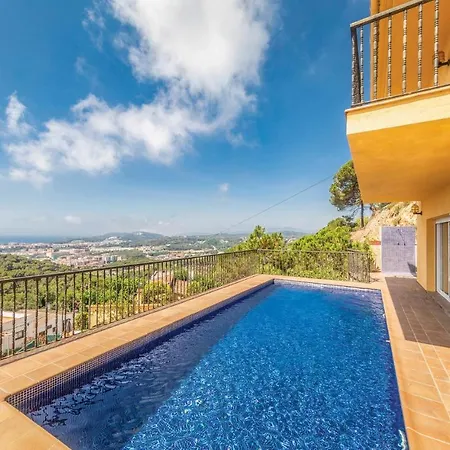 Four Bedroom Holiday In * Lloret de Mar